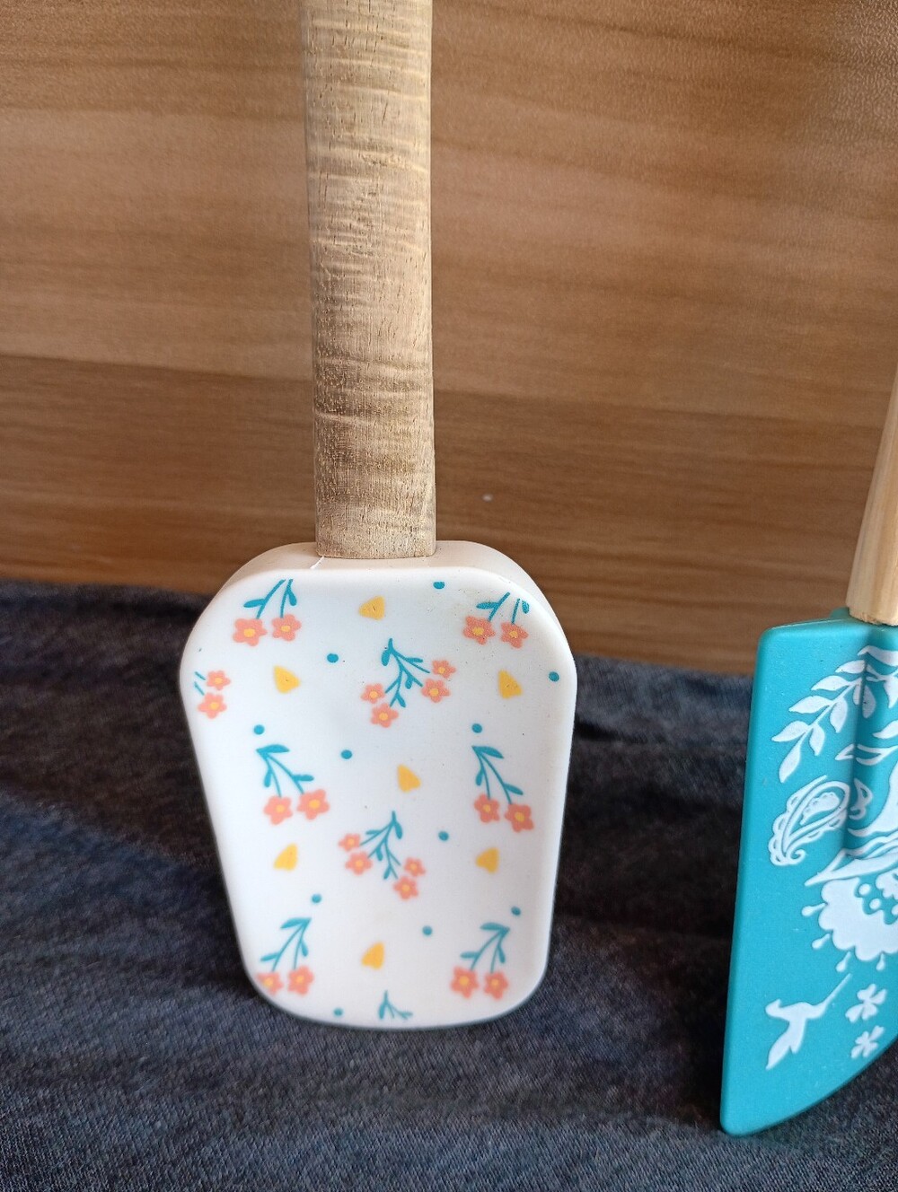 The Pioneer Woman Kitchen Utensil Set - Picture 3 of 10